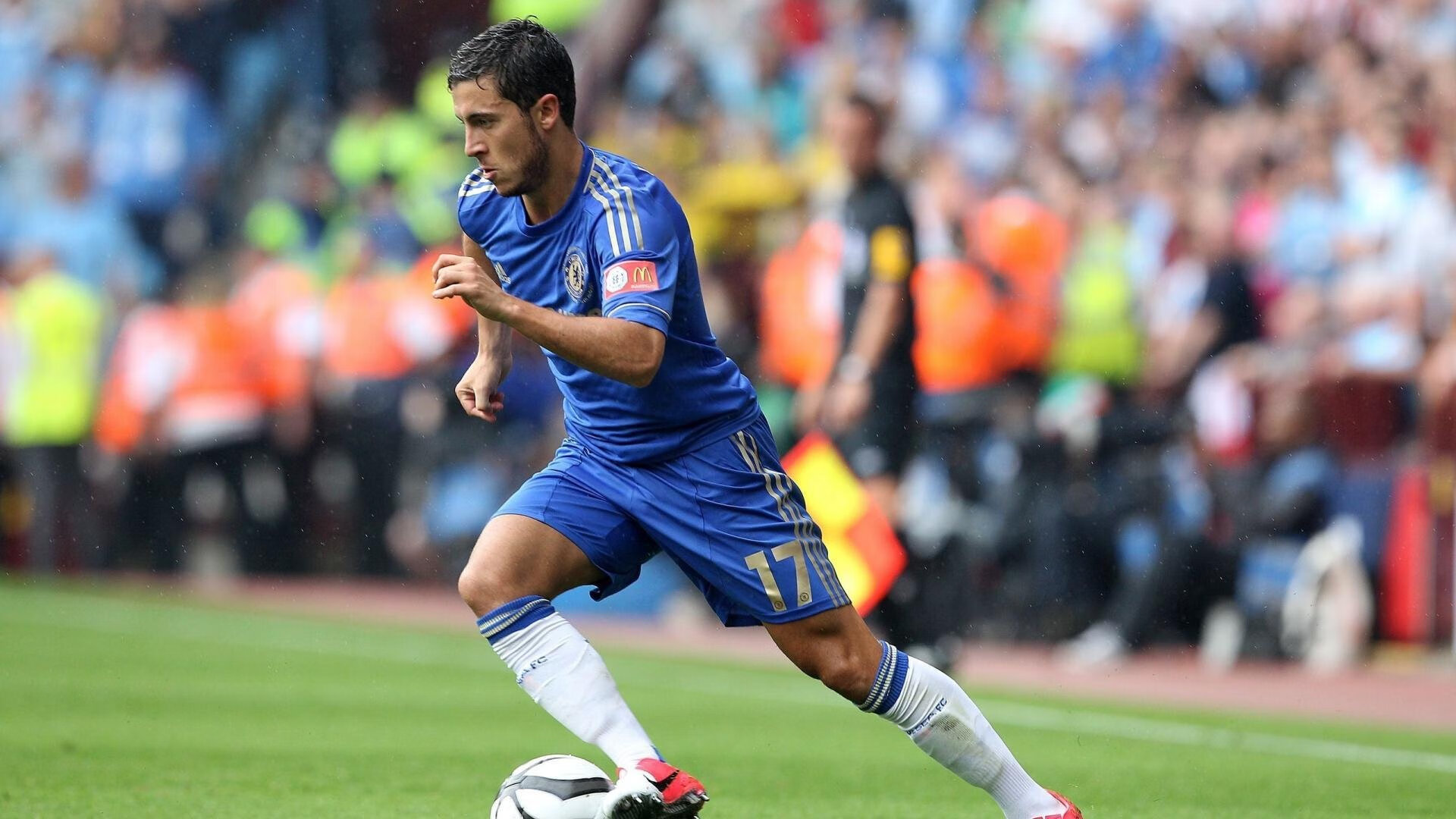 哥伦比亚队后卫佩雷斯在巴黎奥运会上表现出色，哥伦比亚 球员