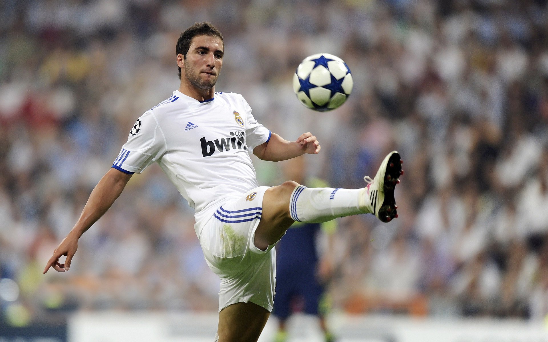 kaiyun.com-巴恩斯真技艺爆发，成为球队的秘密武器，巴恩斯被交易还上场打球